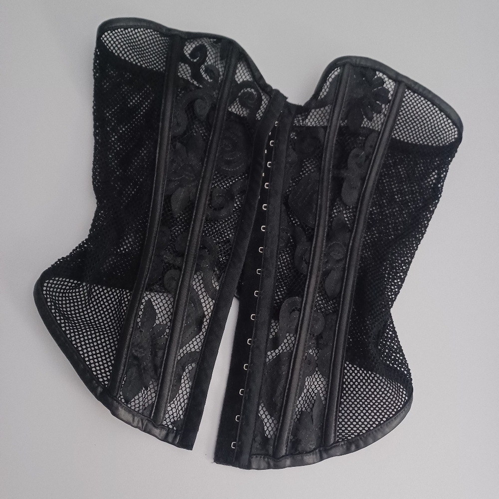 Fashion Nova Net Clasp Front Bustier Sz M